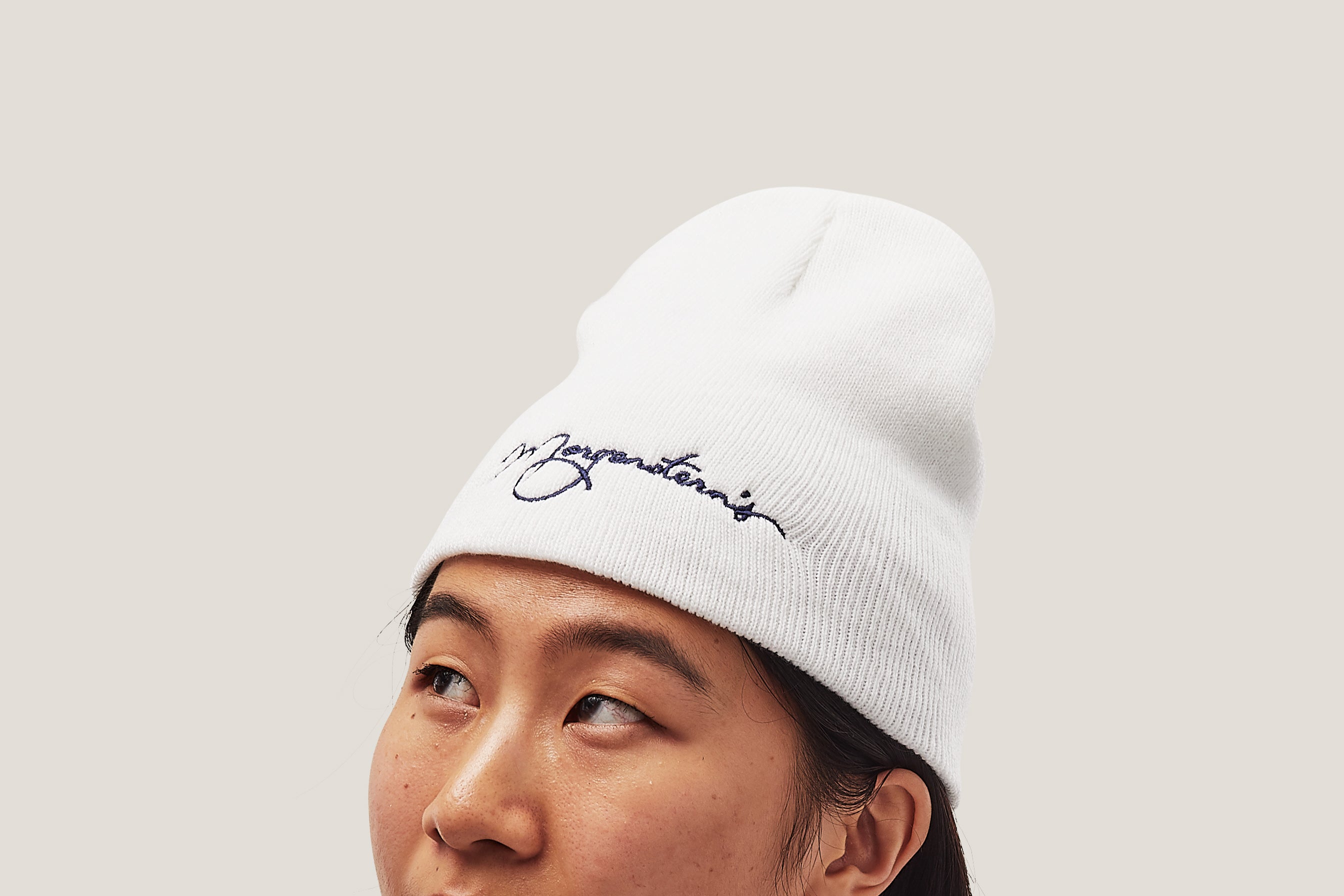 WHITE LOGO BEANIE